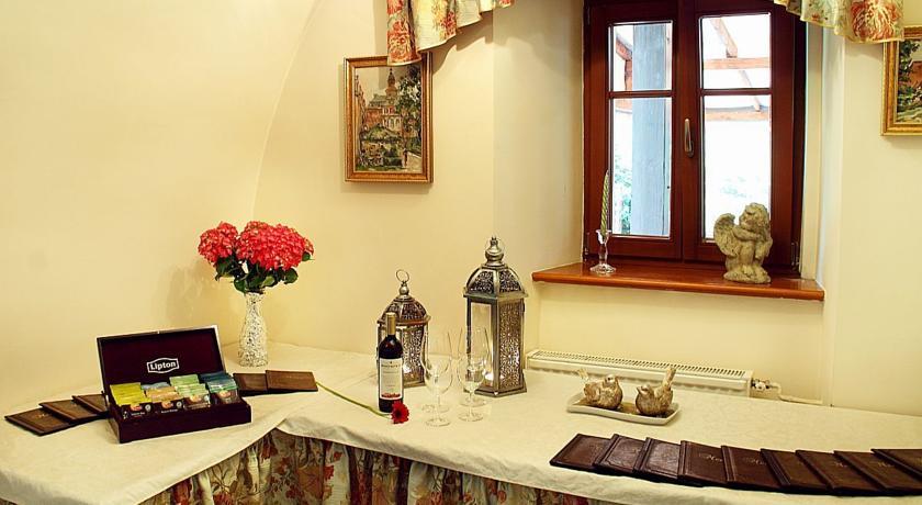 Przy Oslej Bramie Hotel Валбжих Екстериор снимка