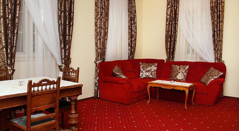 Przy Oslej Bramie Hotel Валбжих Екстериор снимка